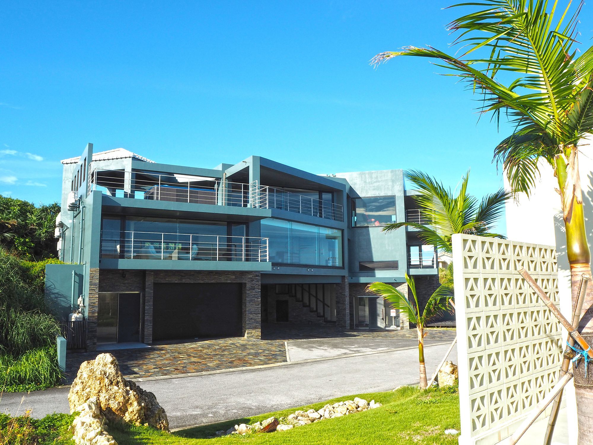 วิลลา โอะโมะโระ นะกิจิง Villa นาคิจิน ภายนอก รูปภาพ